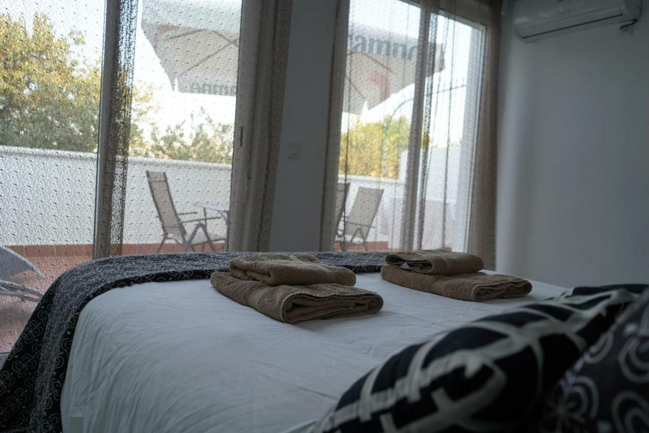 Atico Con Terraza En Alameda De Hercules เซบีญา ภายนอก รูปภาพ